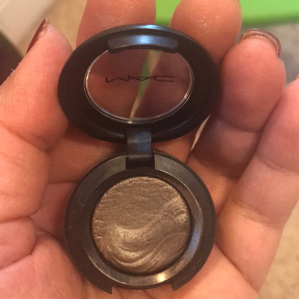 Mac eyeshadow